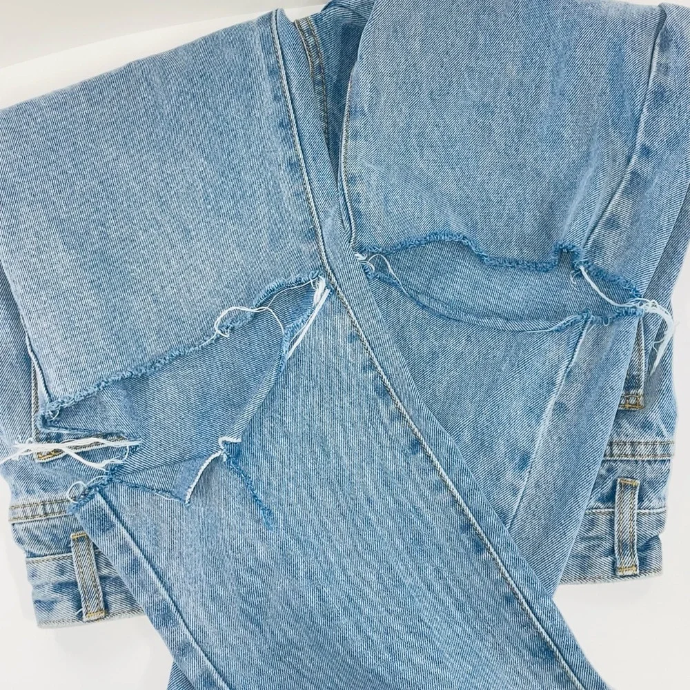 Pretty Little Thing Jeans - Picture 2 of 4